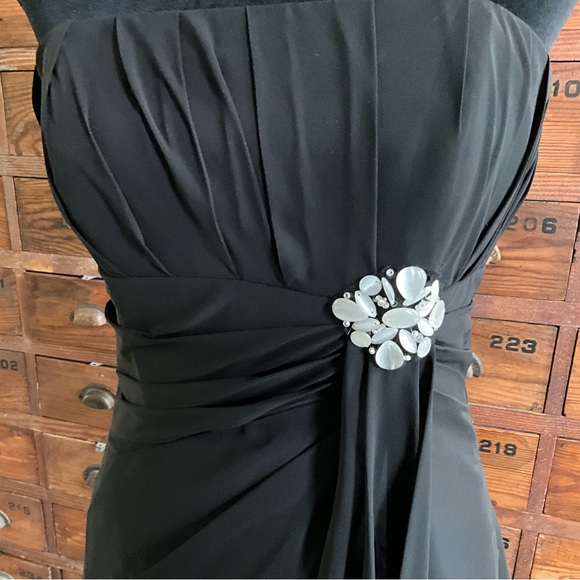 Floor length off the shoulder black Evening gown - Picture 4 of 5